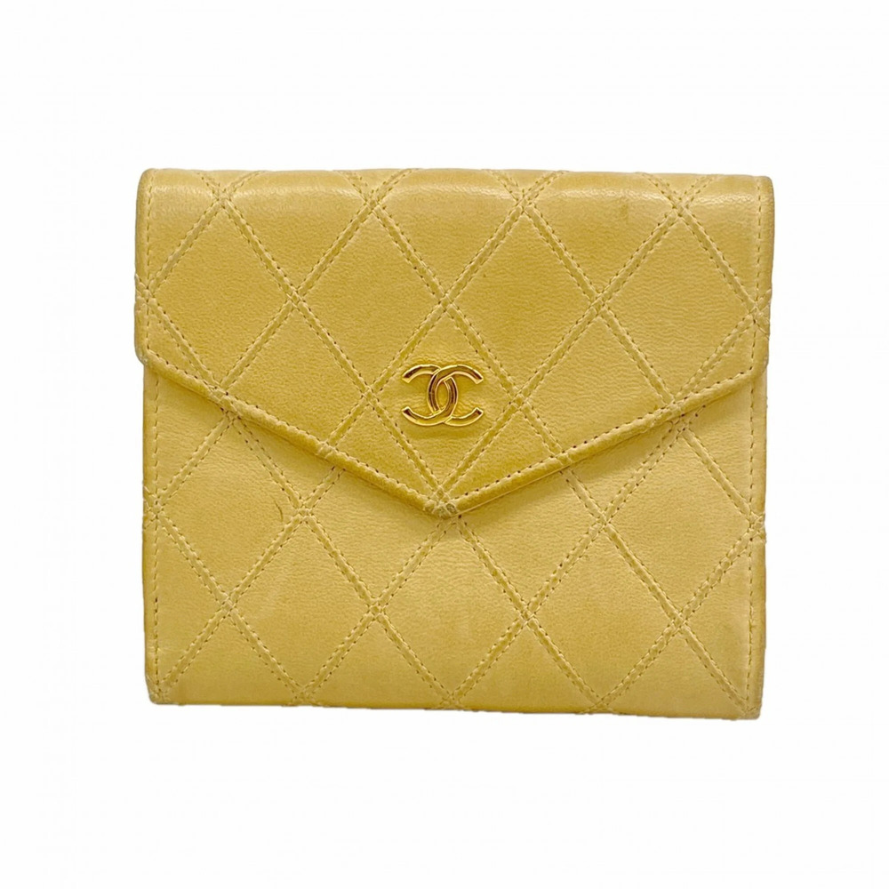 CHANEL Authentic Cream Leather Wallet